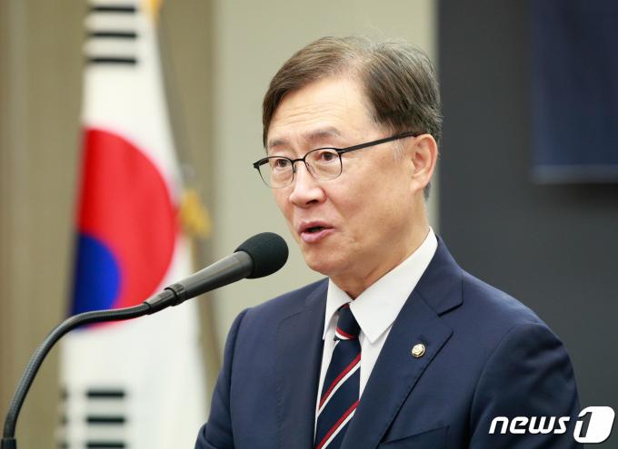 최재형 국민의힘 의원이 서울 중구 프레스센터에서 열린 '재중 억류 탈북민 강제송환 반대 기자회견 및 세미나'에 참석해 개회사를 하고 있다. 2023.8.16/뉴스1 ⓒ News1 안은나 기자