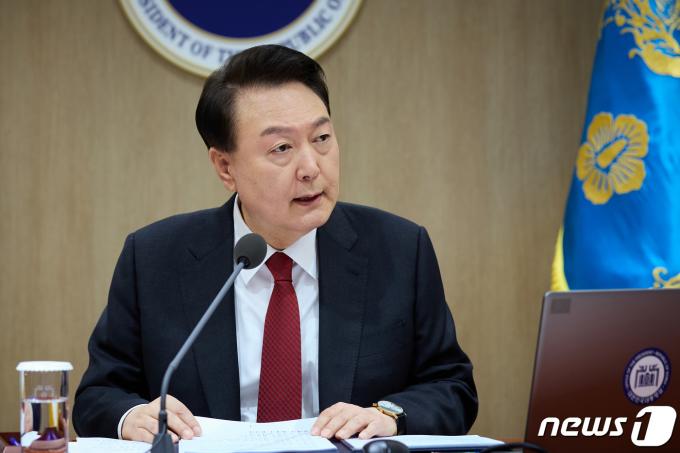 윤석열 대통령이 19일 용산 대통령실 청사에서 열린 제13회 국무회의를 주재하며 모두발언을 하고 있다. (대통령실 제공) 2024.3.19/뉴스1 ⓒ News1 오대일 기자