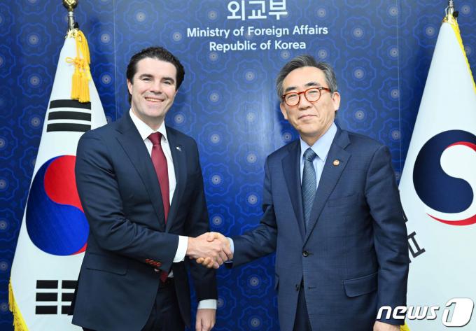 [사진] 팀 와츠 호주 외교부장관 만난 조태열 장관