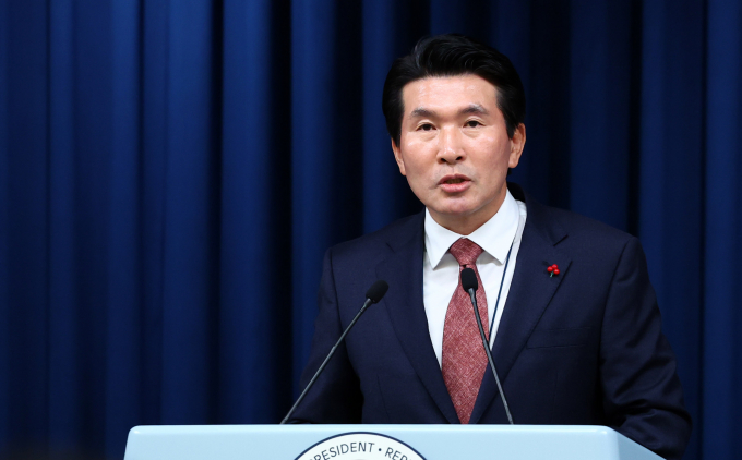 회칼 테러 발언으로 논란을 일으킨 황상무 대통령실 시민사회수석이 결국 자리에서 물러났다. 사진은 지난해 12월 서울 용산 대통령실 청사에서 국민제안 정책화 과제 관련 브리핑에 나선 황상무 시민사회수석. /사진=뉴시스