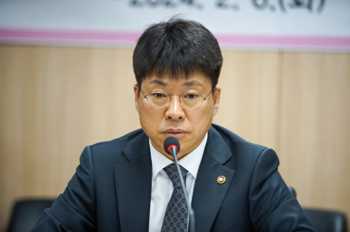 진현환 국토부 1차관이 지난 19일 민생토론회 사후브리핑에서 청년 관점의 주택 전담조직에 대해 별도 방안을 마련하겠다는 계획을 설명했다. /사진=뉴스1