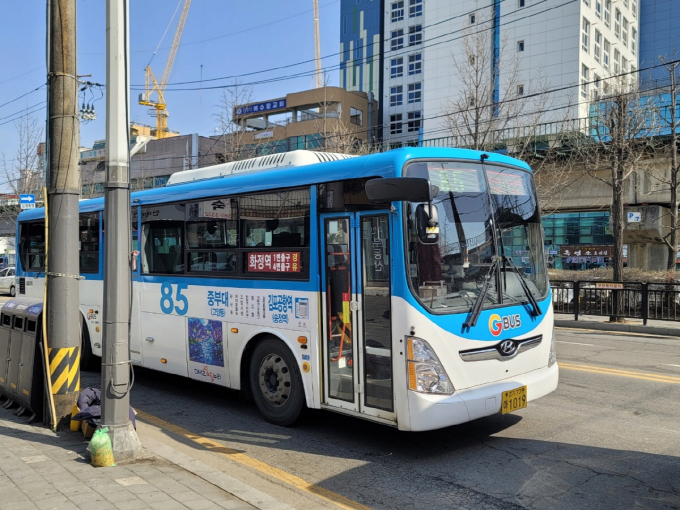 고양특례시는 시민들이 대중교통을 편리하게 이용할 수 있도록 다양한 버스 정책을 시행하고 있다. 사진은 버스 운행 모습. / 사진제공=고양특례시