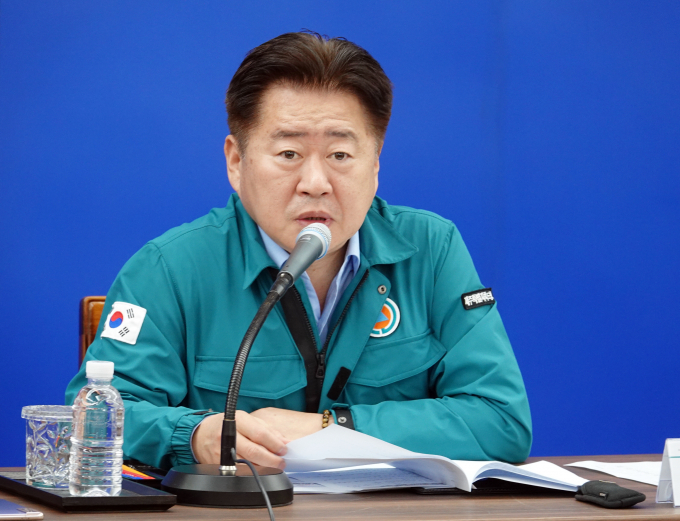 공직선거법 위반 혐의로 1심에서 벌금 90만원을 선고받은 오영훈 제주지사에게 검찰이 항소심에서 징역 1년 6개월을 구형했다. 사진은 지난달 25일 제주도청 2층 삼다홀에서 열린 의료공백·도민불편 최소화를 위한 긴급 대책회의에서 발언하고 있는 오영훈 제주지사. /사진=뉴시스