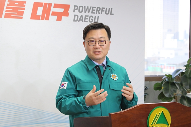 김선조 대구시 행정부시장이 20일 정부의 의대 정원 확대에 따른 담화문을 발표하고 있다./사진제공=대구광역시