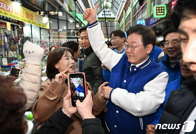[사진] 이재명 대표 '인천 시민들 곁으로'