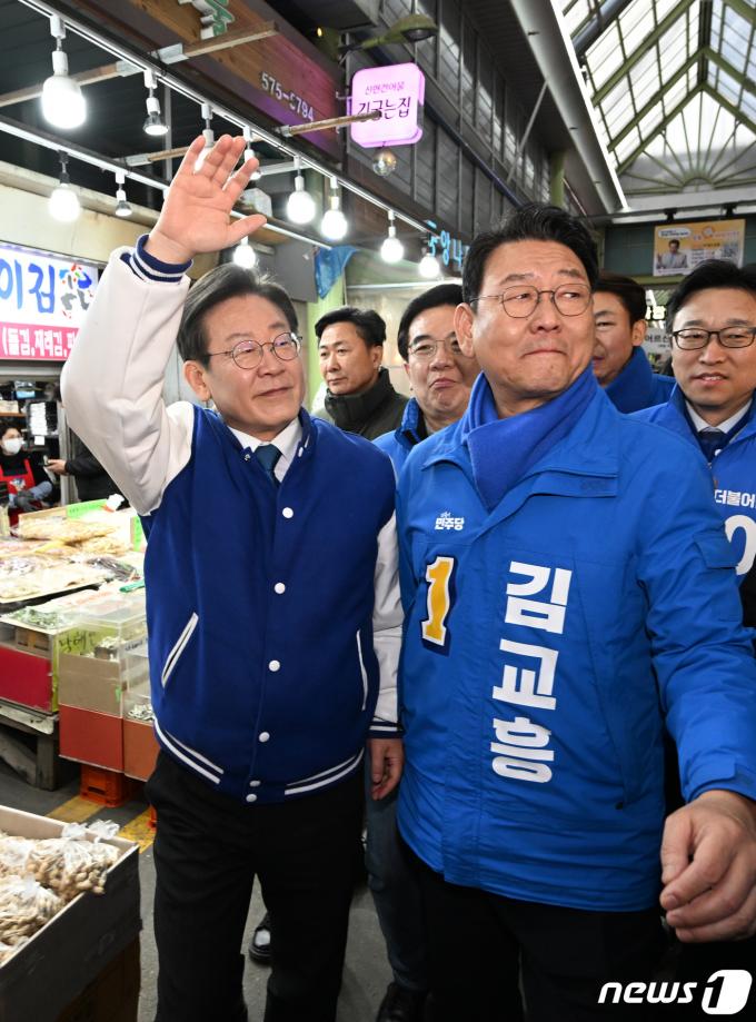 [사진] 이재명 대표, 인천 정서진중앙시장 방문