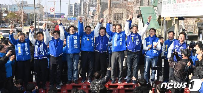 [사진] 인천 찾은 이재명 대표와 지역 후보들