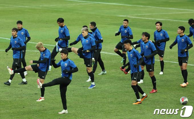 [사진] 원정 경기 앞둔 태국축구대표팀