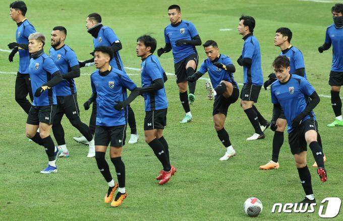 [사진] 원정 경기 앞둔 태국축구대표팀