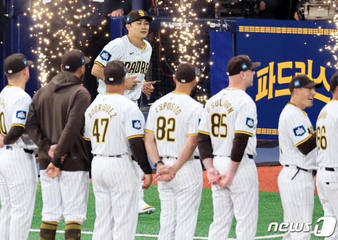[사진] MLB 서울시리즈로 친정구장 찾은 김하성