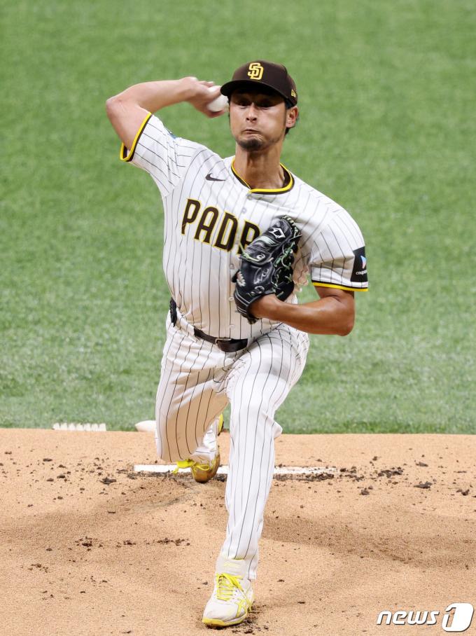 [사진] MLB 서울시리즈 1차전 선발로 나선 다르비슈 유