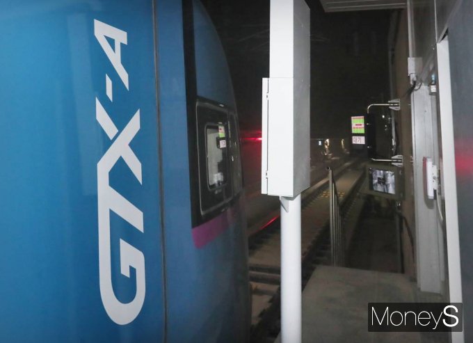  수도권광역급행철도(GTX)-A 노선의 동탄-수서 이용자는 월 15회 이상 해당 노선 이용 시 오는 5월 출시 예정된 K-패스를 통해 20%의 요금을 환급받을 수 있다. 사진은 영업 시운전 중인 GTX-A. /사진=임한별 머니S 기자