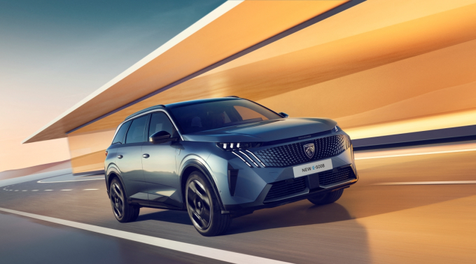 글로벌 공개된 뉴 푸조 E-5008 SUV /사진=푸조