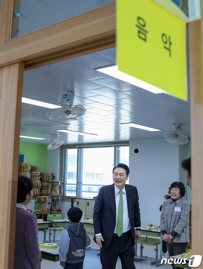 [사진] 늘봄학교 찾은 윤석열 대통령