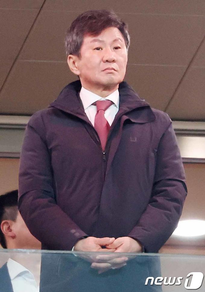 [사진] 태국전 찾은 정몽규 대한축구협회장