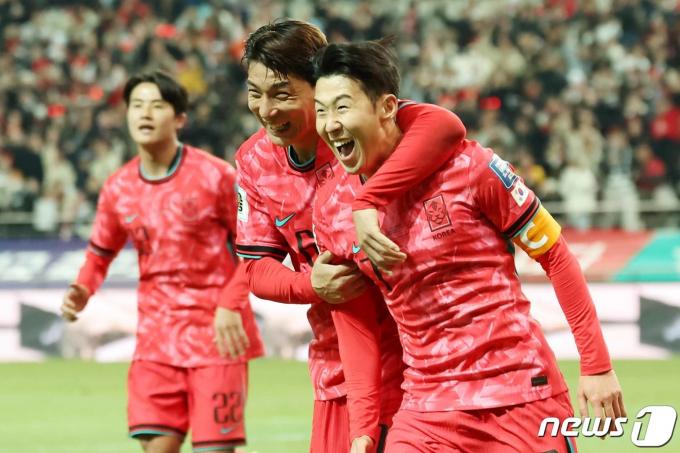 [사진] 손흥민 '환상적인 이 기분!'