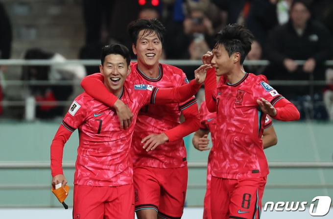 [사진] 선제골 성공시킨 손흥민