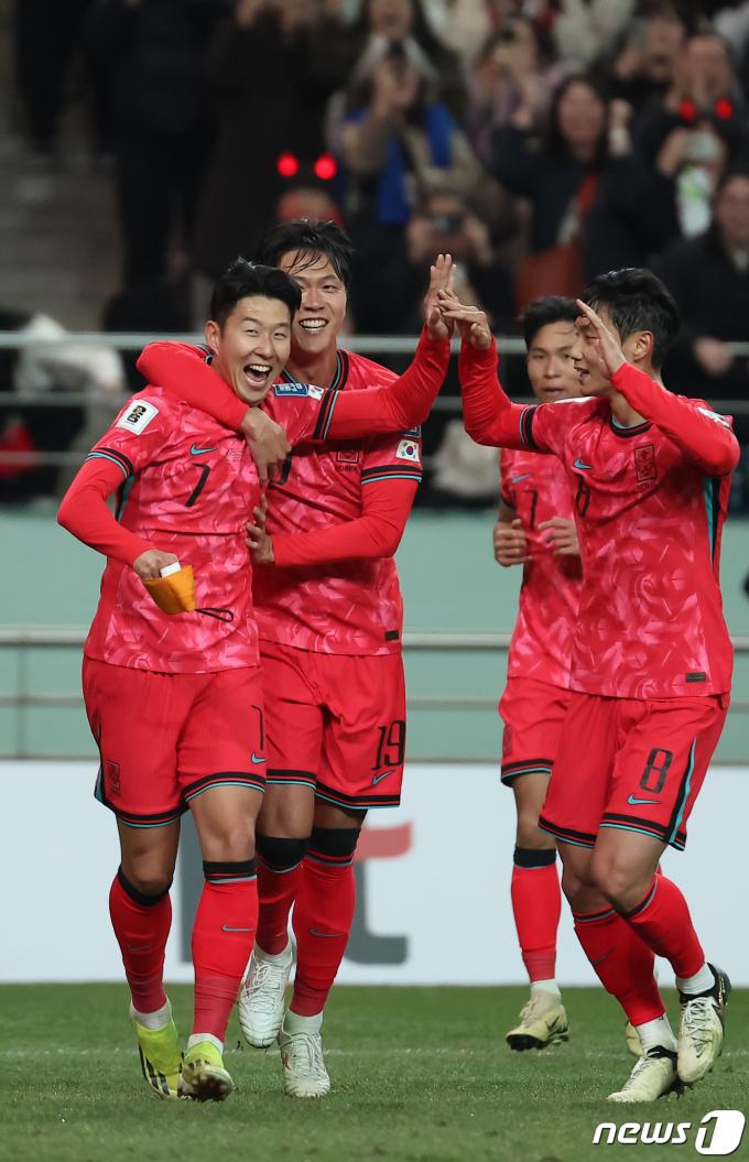 [사진] 축구대표팀 캡틴 증명해낸 손흥민