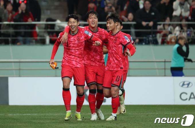 [사진] 캡틴의 미소