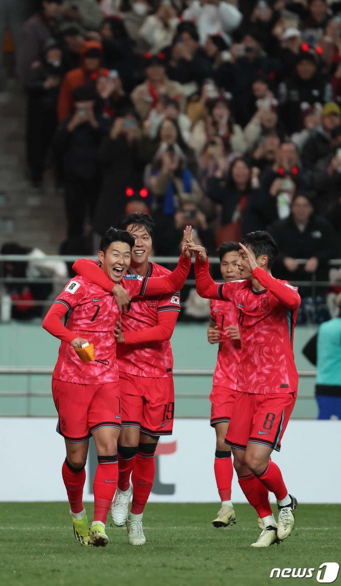 [사진] 캡틴의 미소