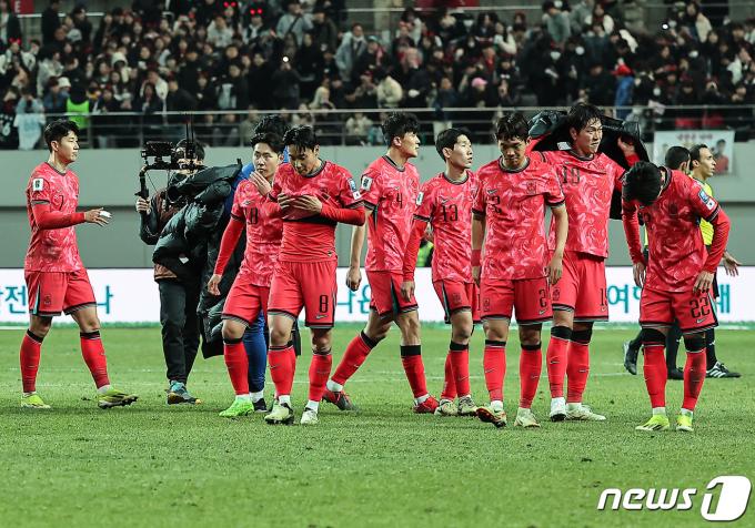 [사진] 무승부로 경기 마친 대한민국