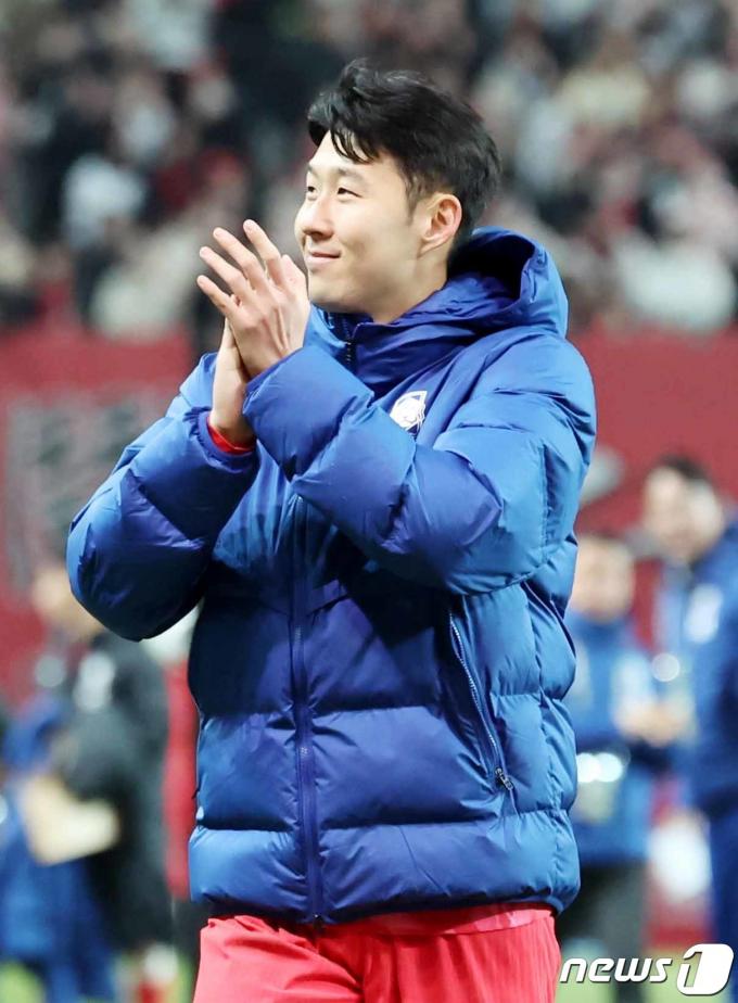 [사진] 손흥민 '고맙습니다'