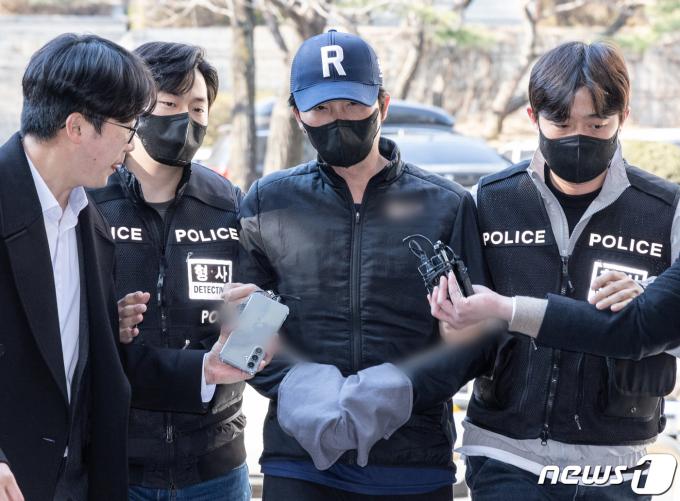 마약 투약 혐의로 체포된 전직 프로야구 선수 오재원 씨가 21일 오후 서울 서초구 서울중앙지방법원에서 열린 구속 전 피의자 심문(영장실질심사)에 출석하고 있다. 2024.3.21/뉴스1 ⓒ News1 이재명 기자