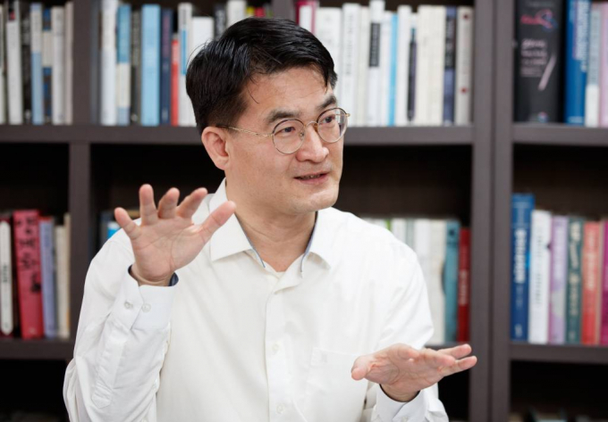 최병천 신성장경제연구소장이 4·10 총선을 앞두고 의석 수를 내다봤다. 사진은 지난 2022년 3월 인터뷰를 하고 있는 최병천 전 민주연구원 부원장. /사진= 머니투데이 