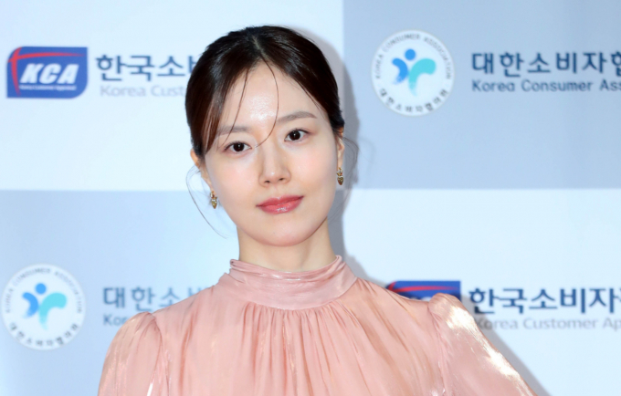 배우 문채원 역시 애인사칭범으로부터 수년간 고통받았다. 사진은 지난해 12월 서울 강남구 과학기술회관에서 열린 제 28회 소비자의 날 시상식에 참석한 배우 문채원. /사진=뉴시스