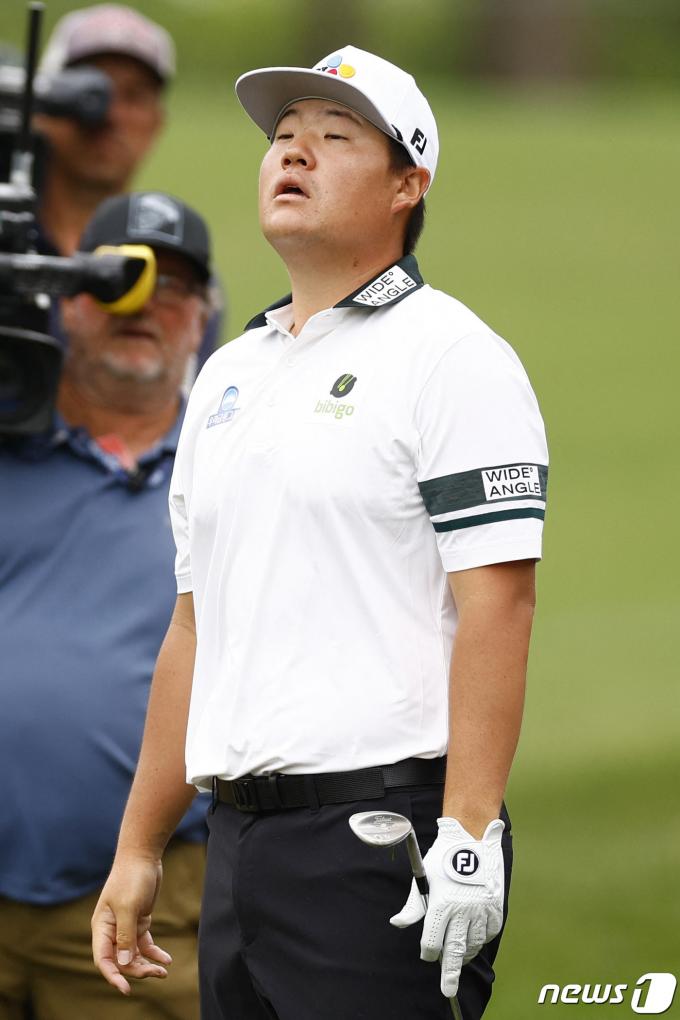 임성재(26·CJ)가 23일(한국시간) 열린 PGA투어 발스파 챔피언십 2라운드 도중 경기가 잘 풀리지 않자 아쉬운 표정을 짓고 있다. ⓒ AFP=뉴스1