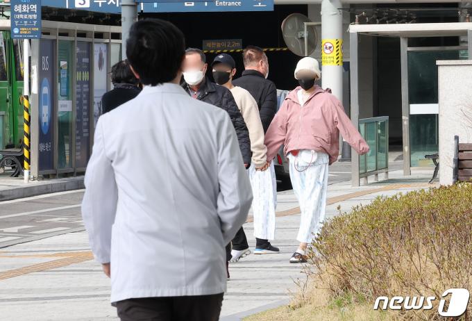 [사진] '25일 의대증원 갈등 최고조'