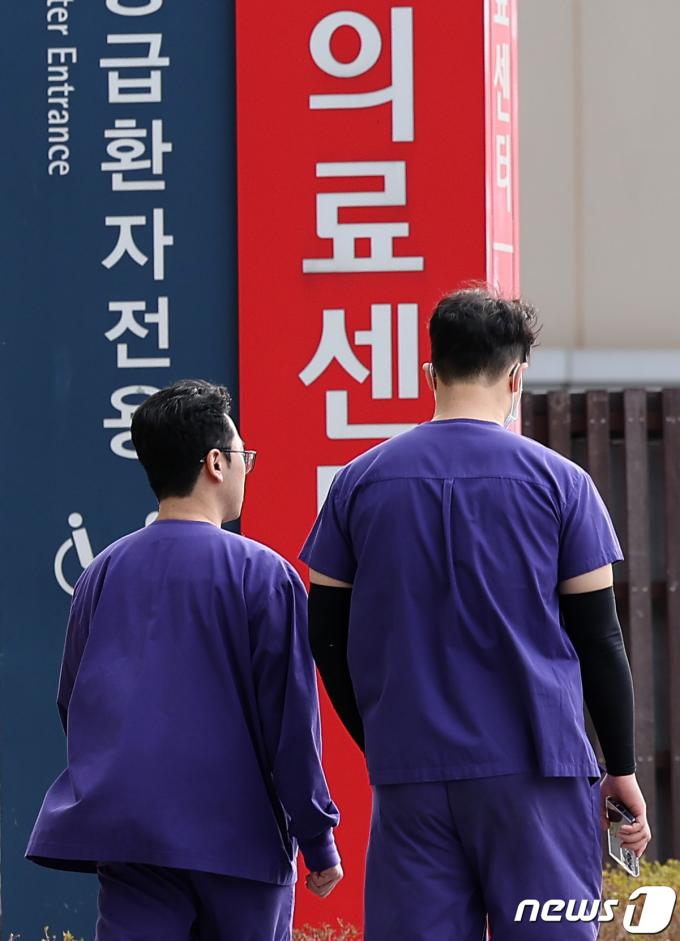 [사진] '길어지는 의정 대립'