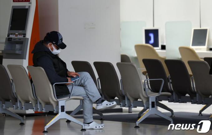 [사진] '의정 갈등에 환자들만 피해'