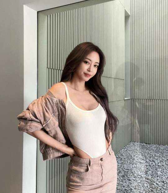 한예슬 유튜브 채널 '한예슬 is'