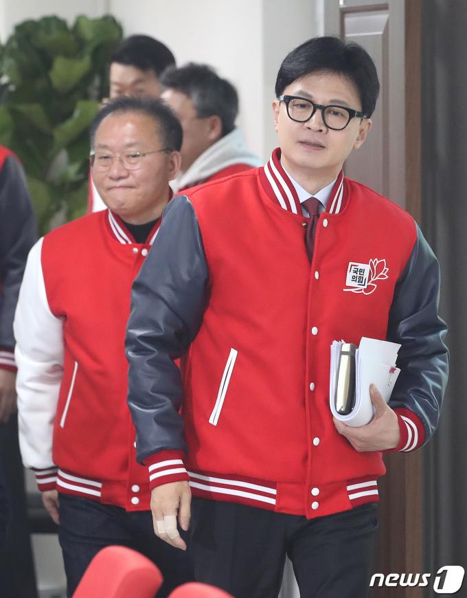 [사진] 중앙선거대책위원회의 참석하는 한동훈·윤재옥