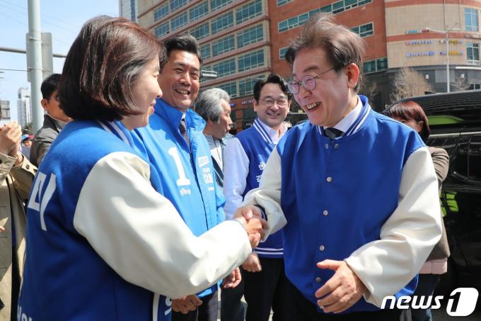[사진] 강남 지역 후보들 만난 이재명 대표