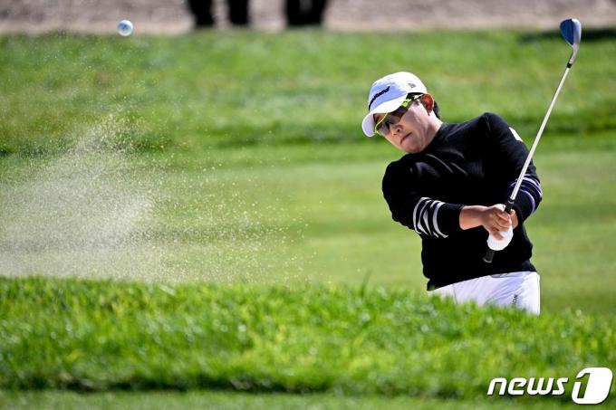 미국여자프로골프(LPGA) 투어 '퍼 힐스 박세리 챔피언십 3라운드에서 공동 선두에 오른 신지애. ⓒ AFP=뉴스1