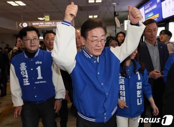 [사진] 이재명 대표, 서울고속버스터미널 방문