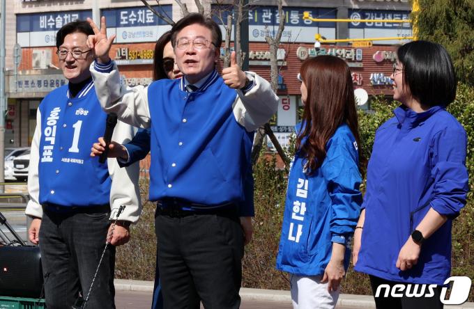[사진] 주말 표심 호소하는 이재명 대표