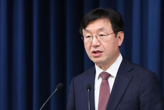 성태윤 대통령실 정책실장이 지난 17일 서울 용산 대통령실 청사에서 민생토론회 브리핑을 하고 있다. /사진=뉴시스
