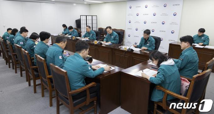 [사진] 의사 집단행동 중앙사고수습본부 제21차 회의