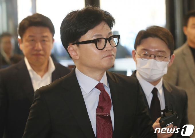[사진] 한동훈 비대위원장, 전국의대교수협의회 회장단 면담 참석