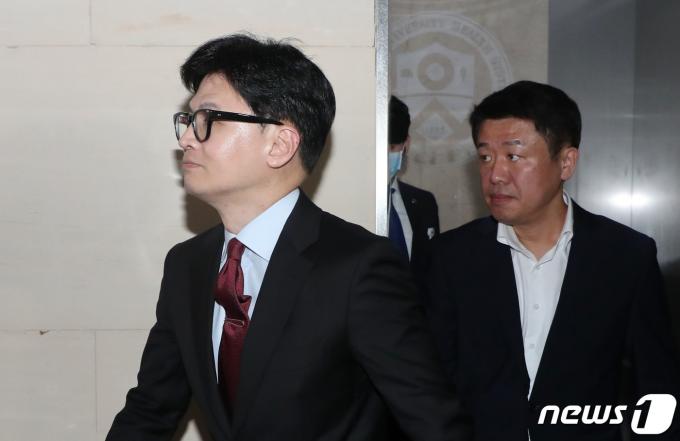 [사진] 한동훈 비대위원장, 전국의대교수협 회장단 간담회 참석