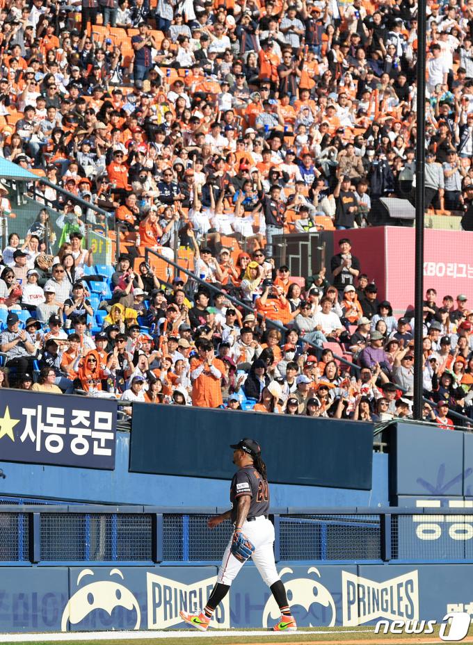 [사진] 페냐, 6.2이닝 2실점 호투