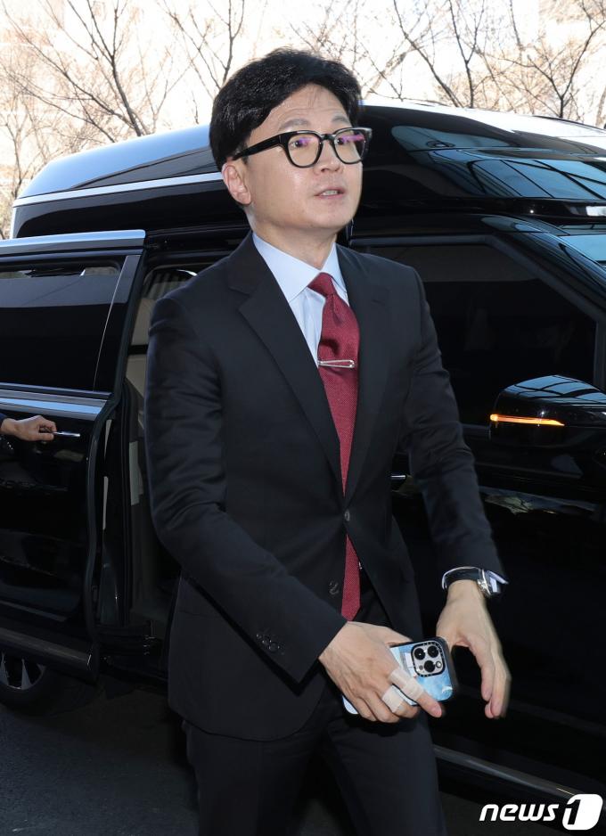[사진] 한동훈 '전국의대교수협의회 회장단 간담회 위해'