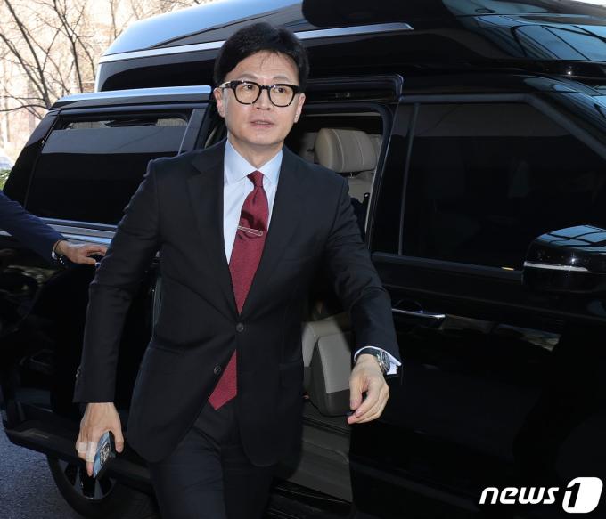 [사진] 한동훈 '전국의대교수협의회 회장단 간담회 위해'