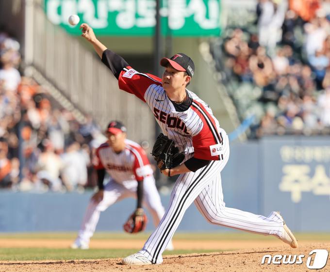 [사진] 유영찬, LG의 새로운 마무리