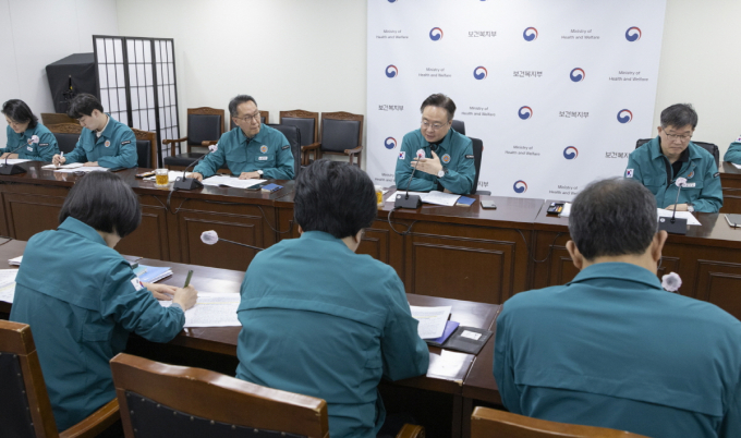 보건복지부는 의대 교수들의 집단 사직 논의를 하루 앞둔 지난 24일 조규홍 장관 주재로 의사집단행동 중앙사고수습본부(중수본) 제21차 회의를 개최했다. /사진=뉴스1