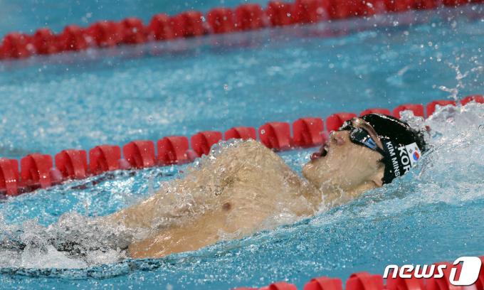 [사진] 김민석, 간발의 차로 개인혼영 200m 1위 차지