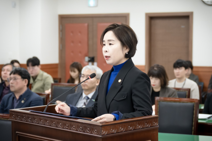 정현미 의원이 남양주시의회 자치행정위원회에서 조례안에 대한 제안설명을 하고 있다. /사진제공=남양주시의회
